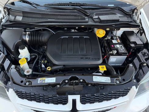 Used 2019 Dodge Grand Caravan GT image 18