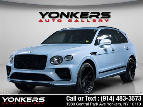 Used 2021 Bentley Bentayga image 1