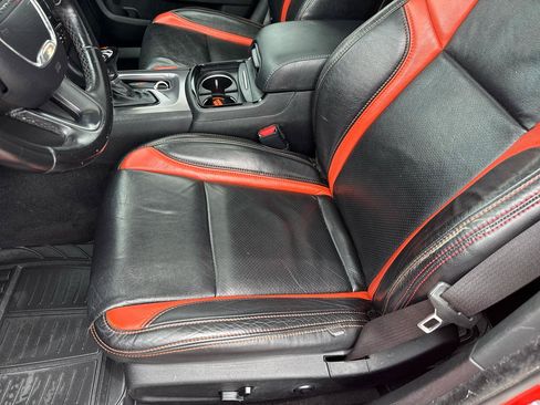 Used 2019 Dodge Charger SXT w/ Blacktop Package RWD image 10