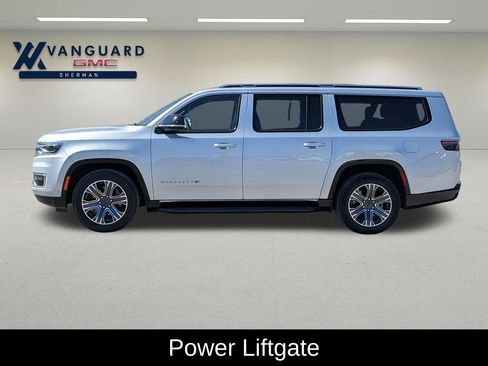 Used 2024 Jeep Wagoneer L Series II image 4