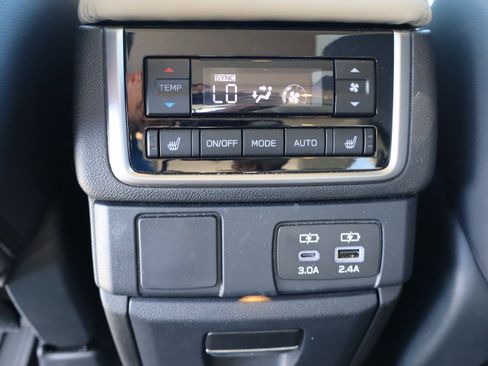 Used 2024 Subaru Ascent Limited w/ Technology Package image 33