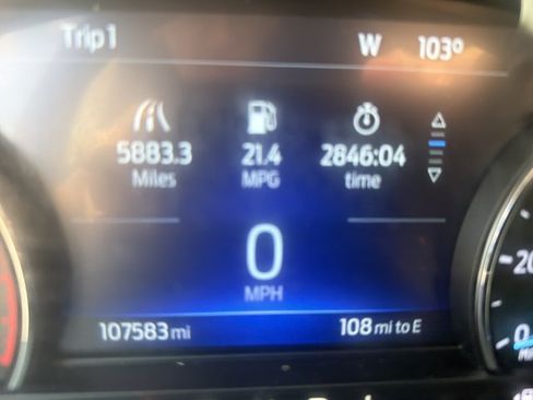 Used 2021 Ford Explorer XLT w/ Equipment Group 202A RWD image 12