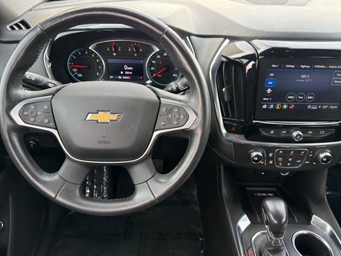Used 2022 Chevrolet Traverse LT image 14