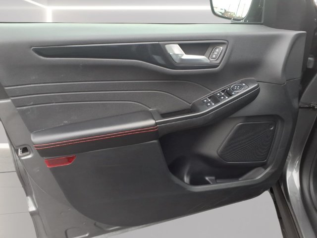 Used 2025 Ford Escape ST-Line Select AWD/4WD image 8