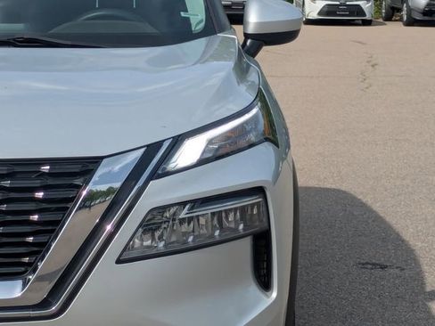 Used 2023 Nissan Rogue SV image 13