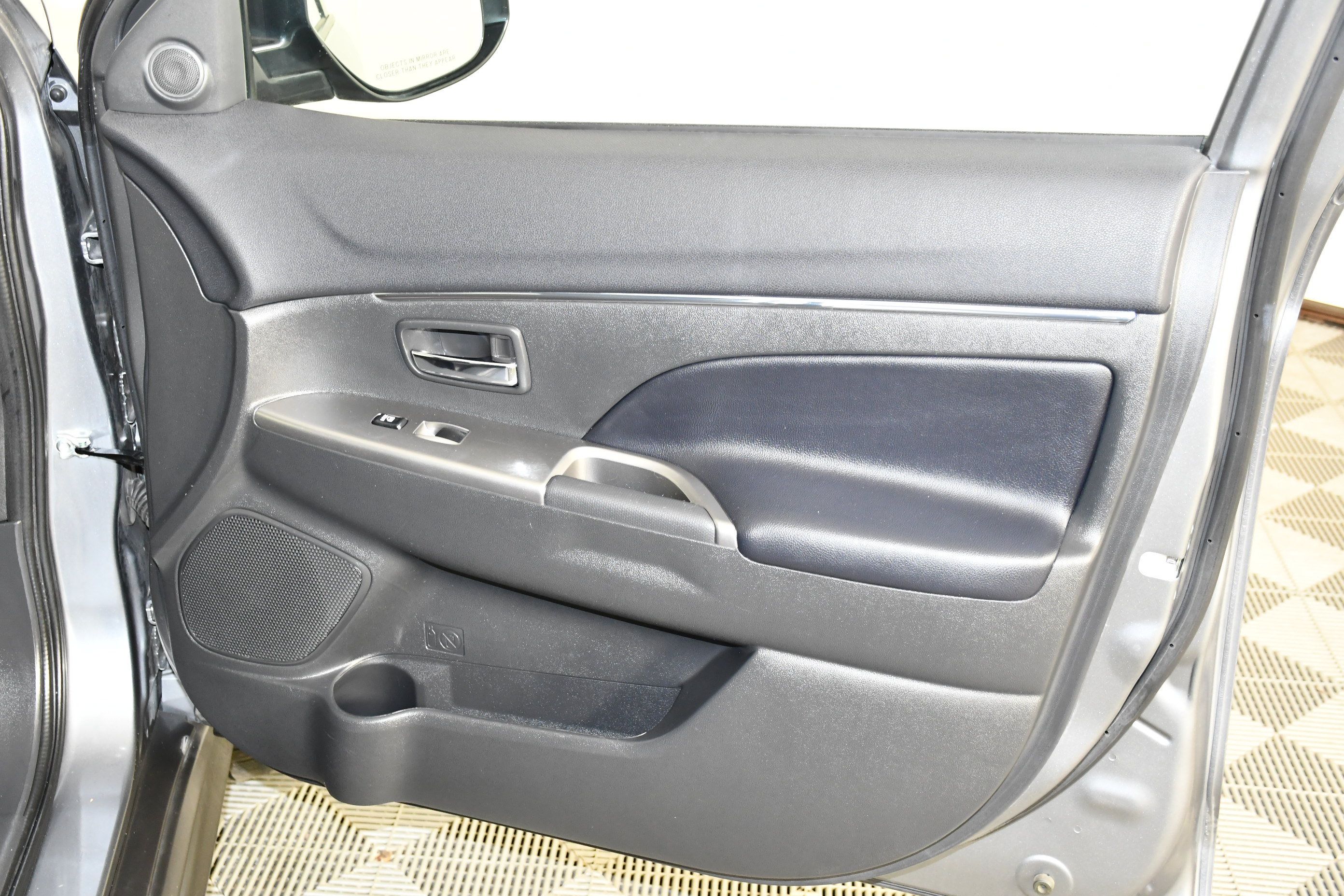 Used 2024 Mitsubishi Outlander Sport SE AWD/4WD image 32