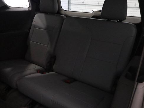 Used 2018 Chevrolet Traverse LT FWD image 15