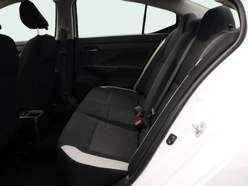 Used 2021 Nissan Versa SV image 16