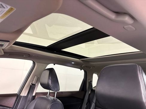 Used 2022 Nissan Rogue Platinum w/ Head-Up Display Package FWD image 19