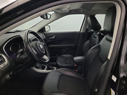 Used 2019 Jeep Compass Latitude w/ Cold Weather Group AWD/4WD image 17