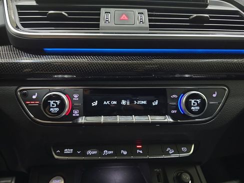 Used 2024 Audi SQ5 Prestige w/ Prestige Package image 25