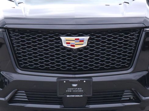 Used 2025 Cadillac Escalade Sport Platinum image 8