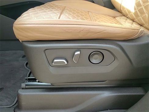 Certified 2023 Cadillac Escalade ESV Premium Luxury image 11