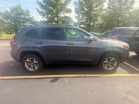 Used 2019 Jeep Cherokee Trailhawk w/ Cold Weather Group AWD/4WD image 6