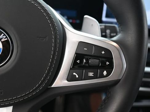 Used 2025 BMW X5 xDrive40i w/ M Sport Package AWD/4WD image 16