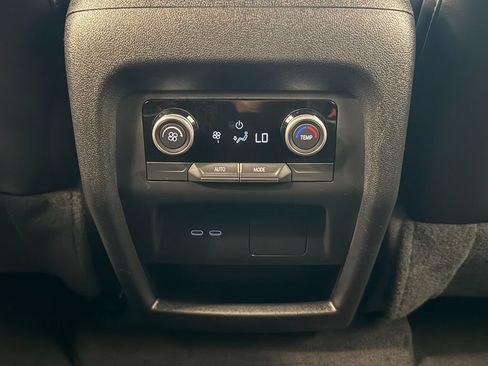 Used 2025 Buick Enclave Preferred FWD image 32
