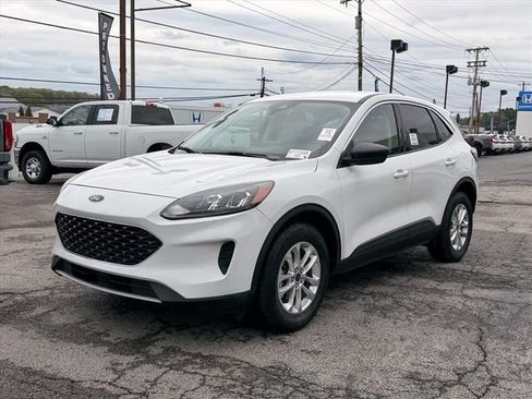 Used 2022 Ford Escape SE w/ Cold Weather Package AWD/4WD image 9