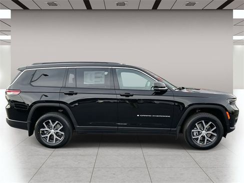 New 2025 Jeep Grand Cherokee L Limited w/ Luxury Tech Group II image 2