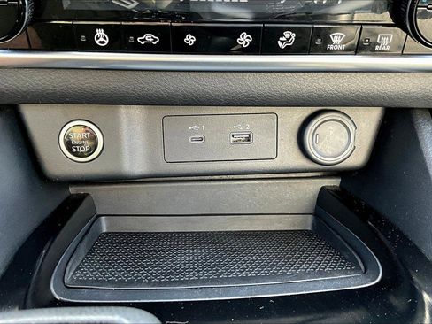 Used 2023 Nissan Rogue SV w/ SV Premium Package image 32