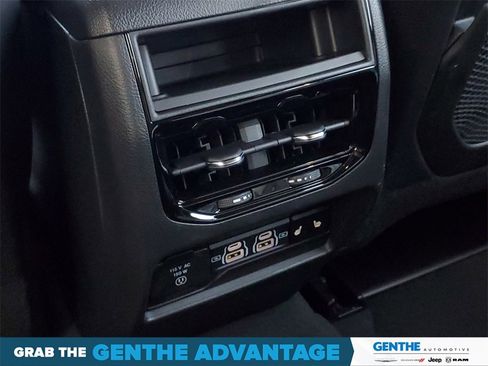 Certified 2024 Jeep Grand Cherokee Limited image 28