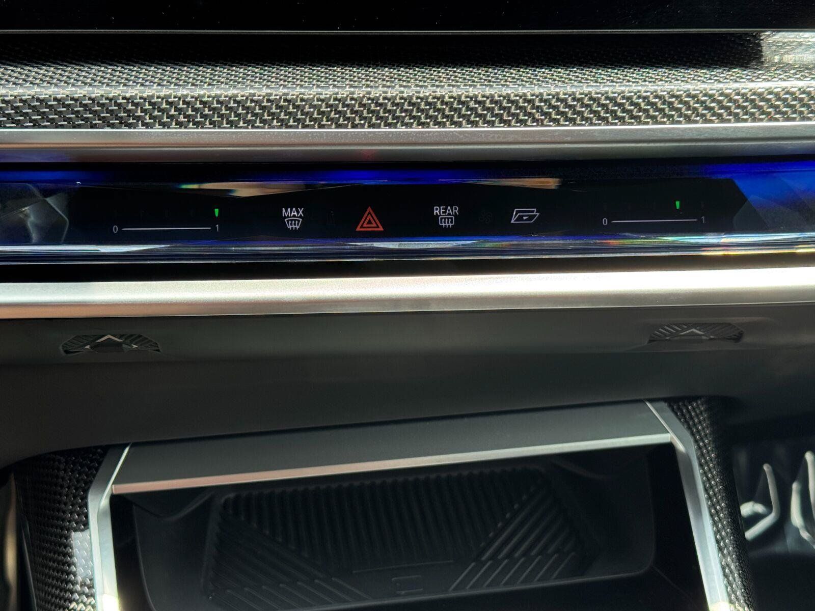 Used 2024 BMW i7 eDrive50 w/ M Sport Package RWD image 35