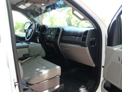 Used 2019 Ford F250 XL w/ STX Appearance Package AWD/4WD image 15