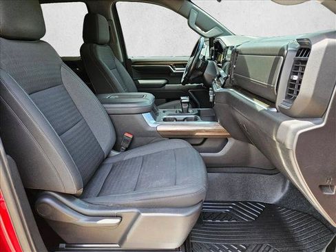 Used 2022 Chevrolet Silverado 1500 LT AWD/4WD image 21