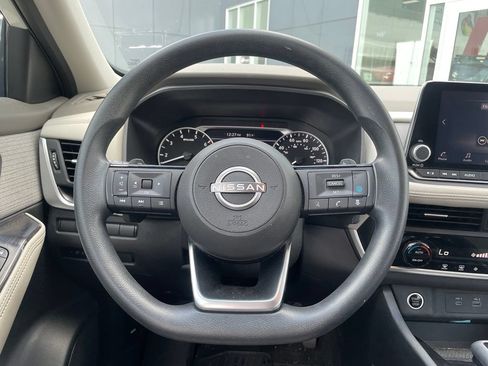 Certified 2023 Nissan Rogue SV FWD image 13