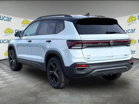 New 2026 Volkswagen Taos SE image 5