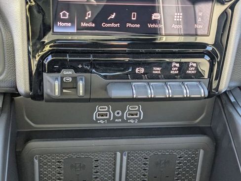 New 2026 RAM 2500 Laramie w/ Night Edition AWD/4WD image 20