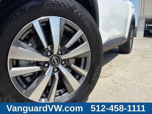Used 2026 Nissan Pathfinder SL FWD image 5