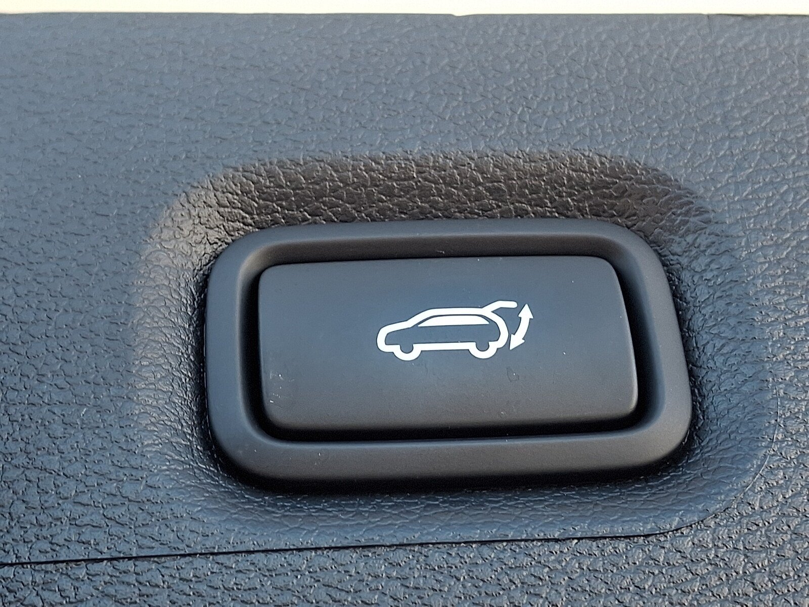 Certified 2023 Hyundai Santa Fe SEL w/ Premium Package AWD/4WD image 33