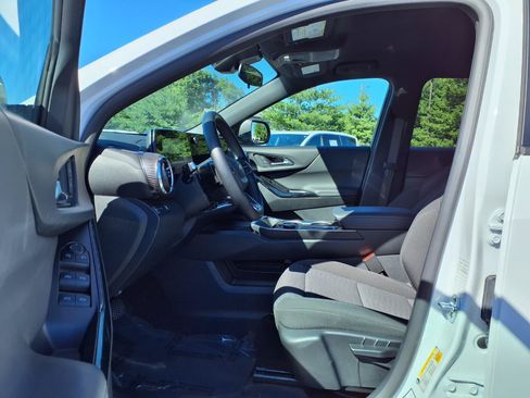 Used 2026 Chevrolet Equinox LT FWD image 18