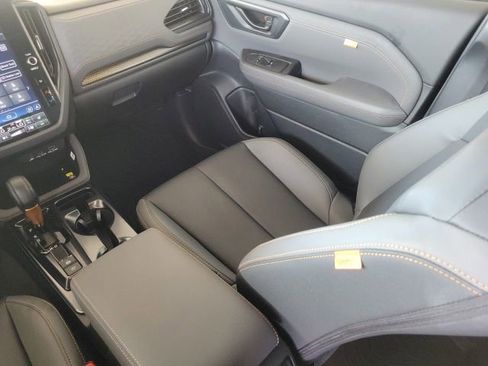 Used 2026 Subaru Forester Wilderness AWD/4WD image 15