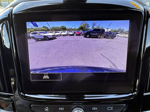 Used 2023 Chevrolet Traverse LT AWD/4WD image 22