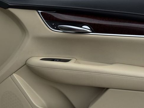 Used 2017 Cadillac XT5 Luxury w/ Driver Awareness Package FWD image 29