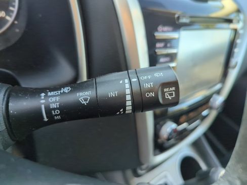 Used 2017 Nissan Murano SV image 16