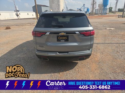 Used 2023 Chevrolet Traverse Premier FWD image 8