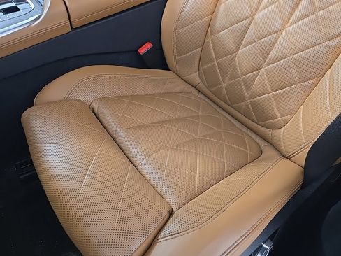 Certified 2023 BMW X7 xDrive40i w/ Executive Package image 13