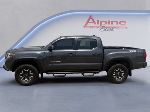 Used 2018 Toyota Tacoma TRD Off-Road w/ Technology Package AWD/4WD image 2