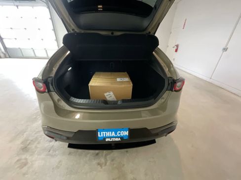 Used 2024 MAZDA MAZDA3 s w/ Appearance Package image 24