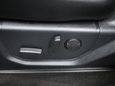 Used 2019 Ford F150 Lariat w/ Equipment Group 502A Luxury AWD/4WD image 12
