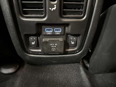 Certified 2025 Dodge Durango R/T image 36