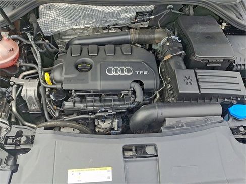 Used 2018 Audi Q3 2.0T Premium Plus w/ Premium Plus Package image 28