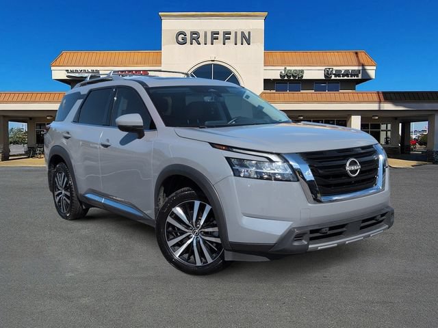 Used 2024 Nissan Pathfinder Platinum w/ Cargo Package FWD image 1