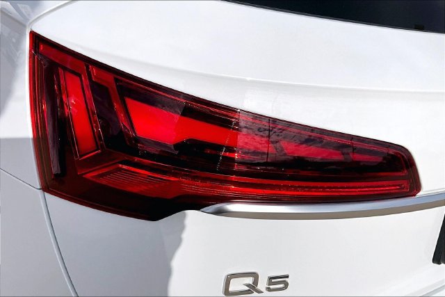 Used 2024 Audi Q5 2.0T Premium AWD/4WD image 32