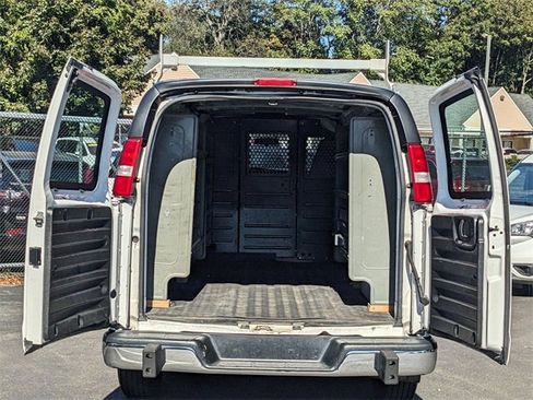 Used 2019 GMC Savana 2500 w/ Driver Convenience Package image 22