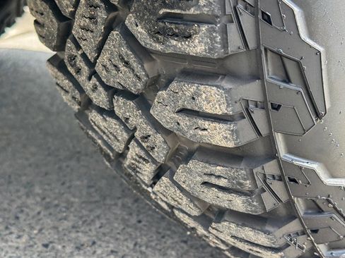 Used 2019 GMC Sierra 2500 SLT w/ Duramax Plus Package AWD/4WD image 14