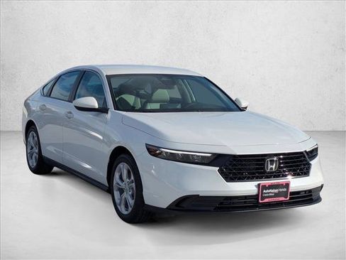 New 2025 Honda Accord LX image 7