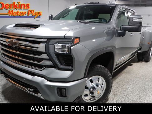 Used 2024 Chevrolet Silverado 3500 High Country w/ High Country Premium Package AWD/4WD image 1